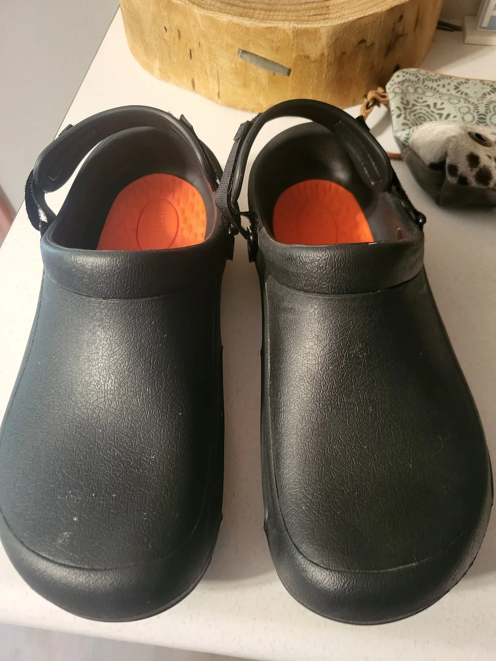 Men’s Crocs, Black, Bistro, Solid, 13 M  Slip ResistantHeel Strap